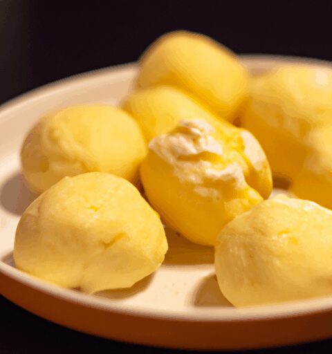 Tradiční bramborový knedlík s uzeným