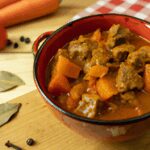 Kořeněný tandoori kuřecí tikka masala