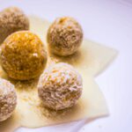 Italský salát Caprese s mozzarellou